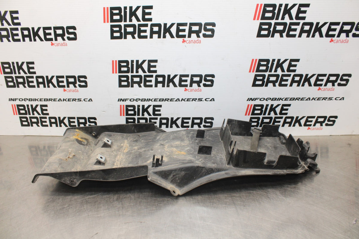 09 KAWASAKI NINJA 250R REAR BACK TAIL UNDERTAIL FAIRING COWL FENDER BB824