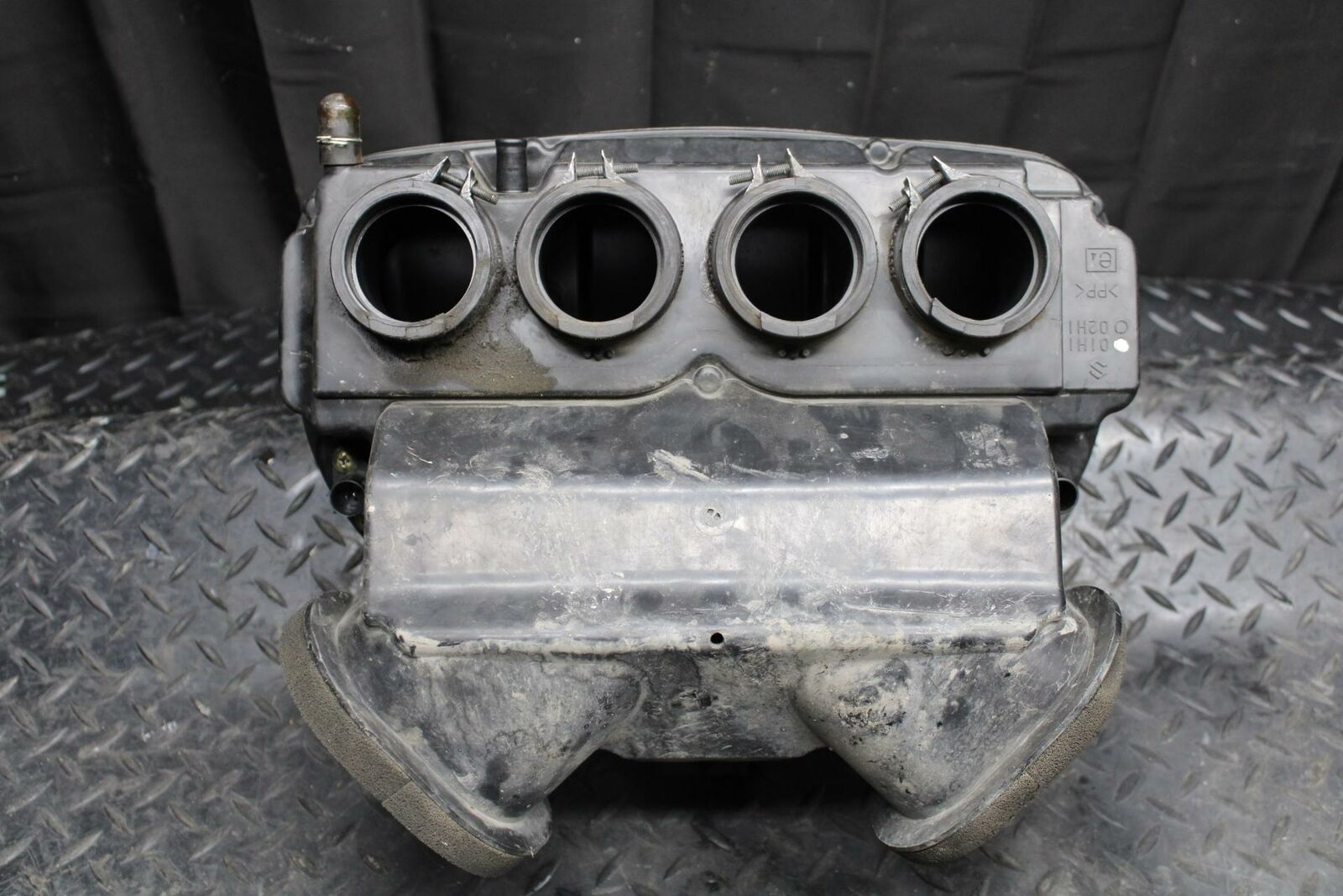08-09 SUZUKI GSXR600 AIRBOX AIR INTAKE FILTER BOX BB204