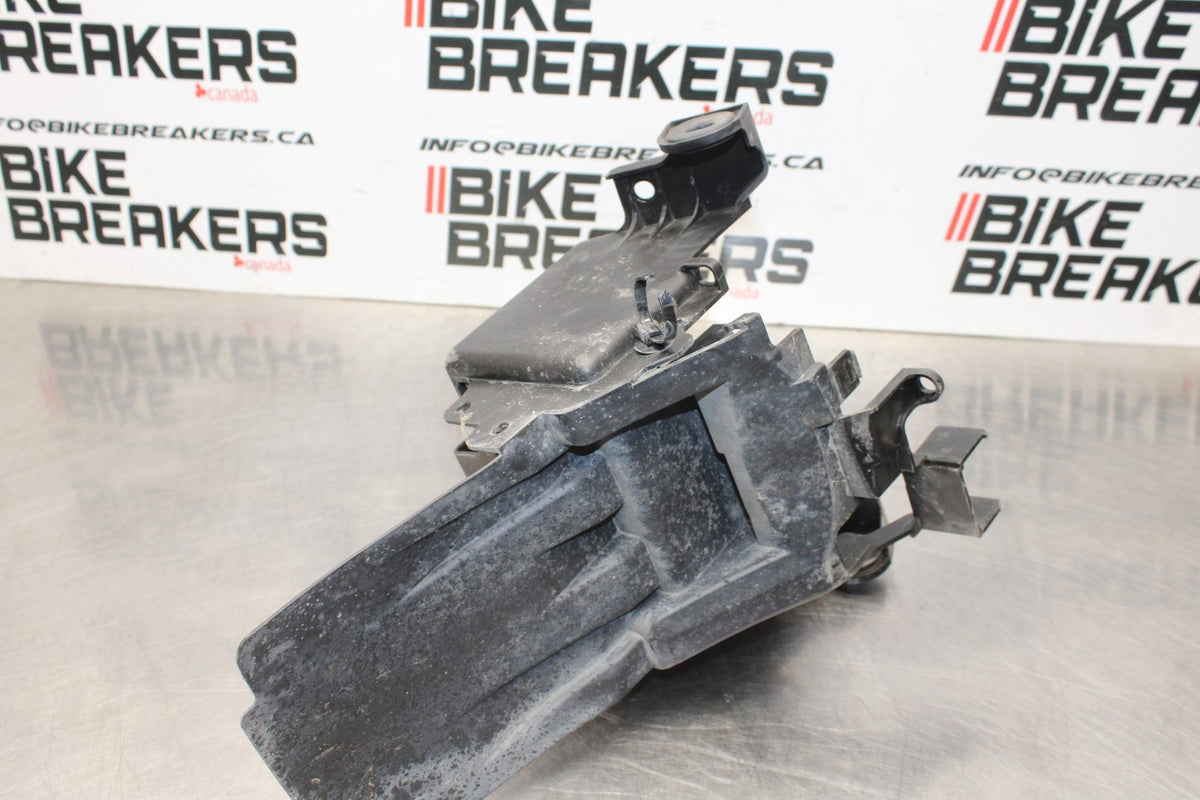 17-24 SUZUKI SV650 REAR BACK TAIL UNDERTAIL BATTERY TRAY PLASTIC BB829