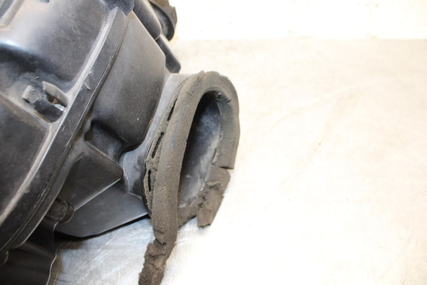 2007 Suzuki GSXR750 AIRBOX AIR INTAKE FILTER BOX 13700-02H03 BB546