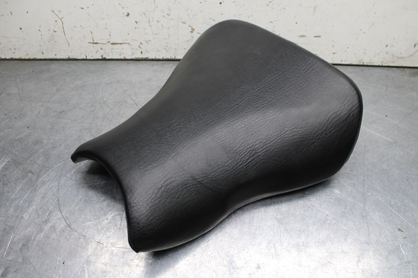 03-06 SUZUKI SV650 AFTERMARKET FRONT DRIVERS SEAT PAD SADDLE PILLION BB392