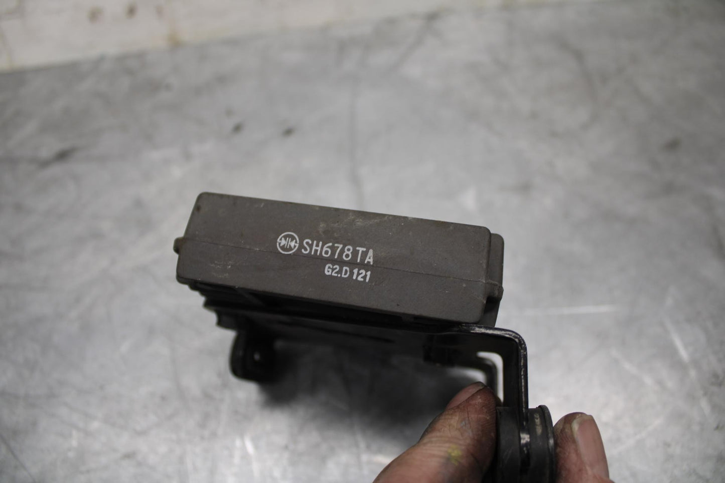 12-17 KAWASAKI NINJA 650 RECTIFIER VOLTAGE REGULATOR 21066-0033 BB470