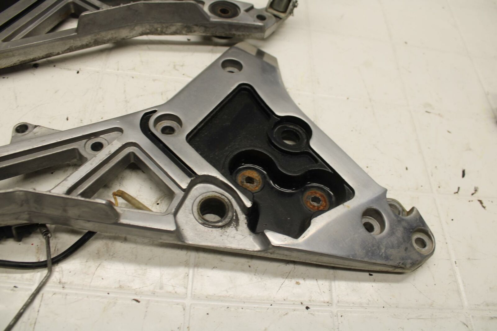 86-89 YAMAHA FJ1200 RIGHT LEFT REARSETS REAR SET DRIVER FOOT PEGS  BB11