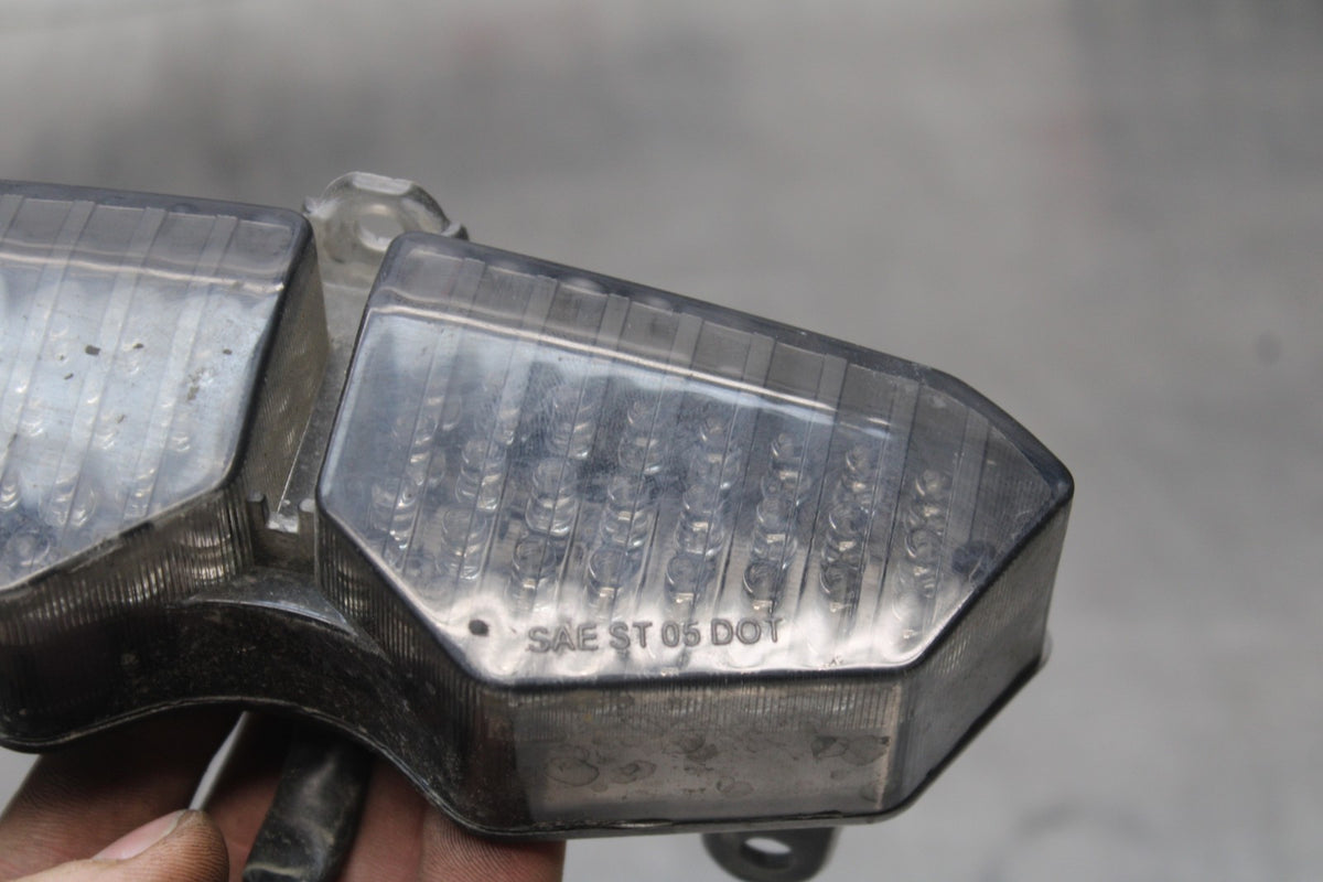 08-09 YAMAHA YZF R6S AFTERMARKET REAR TAIL TAILLIGHT BACK BRAKE LIGHT BB796