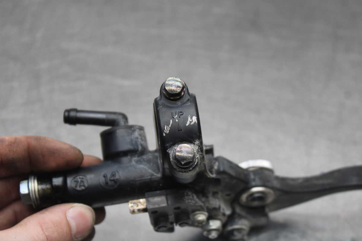 08 SUZUKI SV650 FRONT BRAKE MASTER CYLINDER w/ LEVER BB846