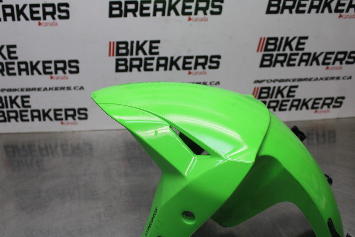 24-25 KAWASAKI NINJA ZX4R FRONT WHEEL FENDER COWL FAIRING BB827