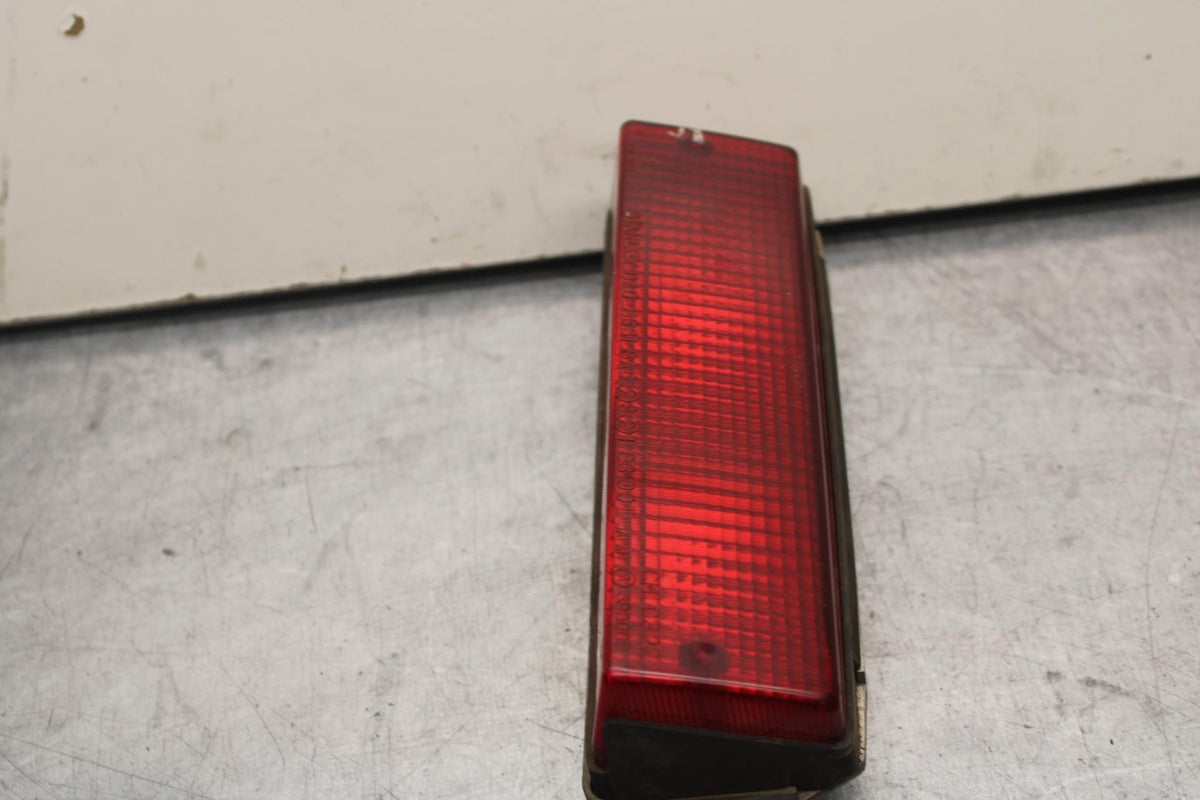 84-86 KAWASAKI GPZ900 REAR TAIL TAILLIGHT BACK BRAKE LIGHT BB84