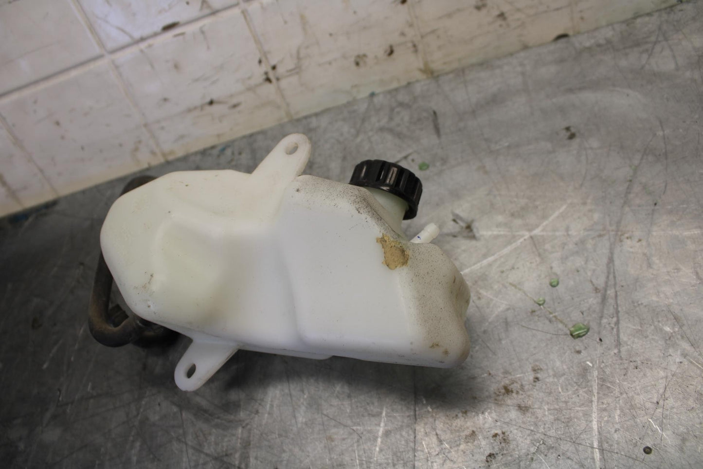 18 KAWASAKI Z 400 COOLANT WATER TANK RESERVOIR BOTTLE BB469