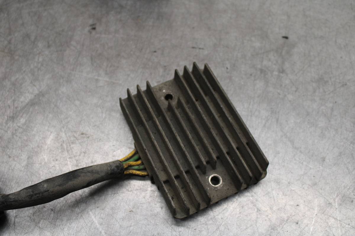 02-04 HONDA VTX1800S RECTIFIER VOLTAGE REGULATOR BB712