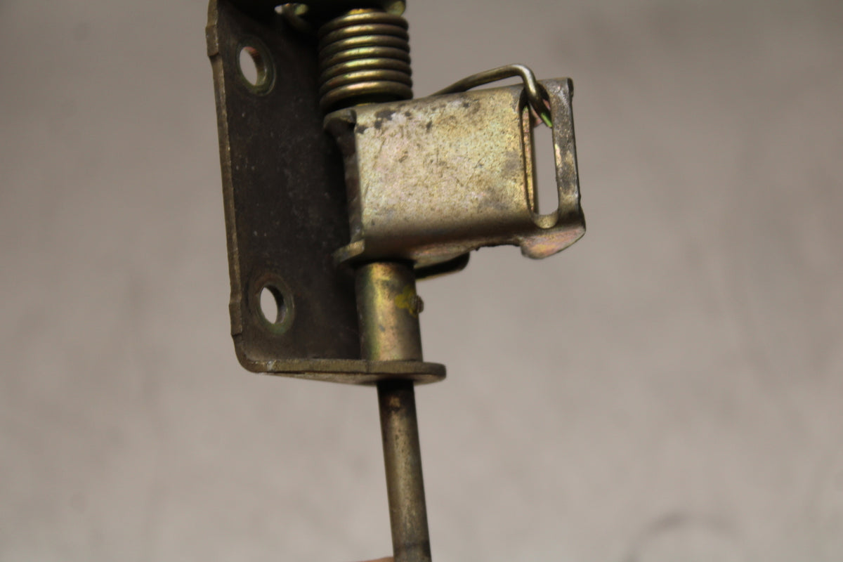 82 HONDA CT70 TRAIL SEAT LATCH  BB138