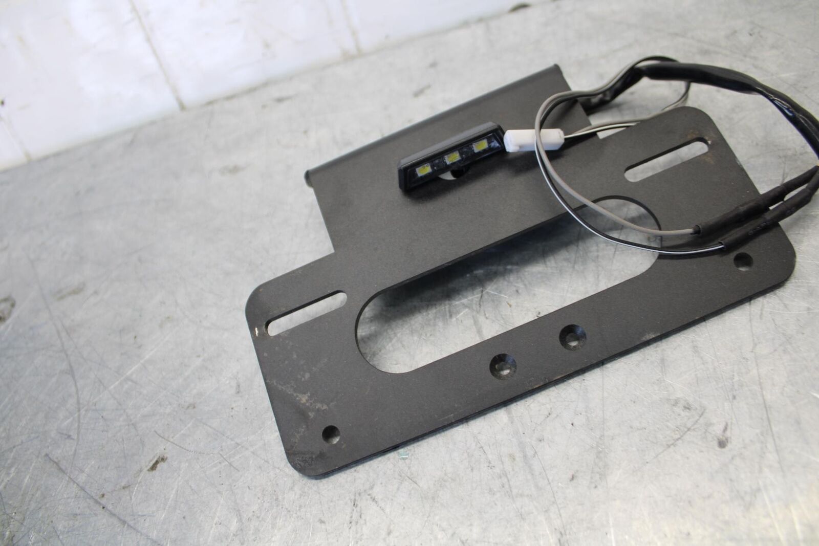15-21 SUZUKI GSXR600 AFTERMARKET FENDER ELIMINATOR LICENSE PLATE BRACKET  BB437