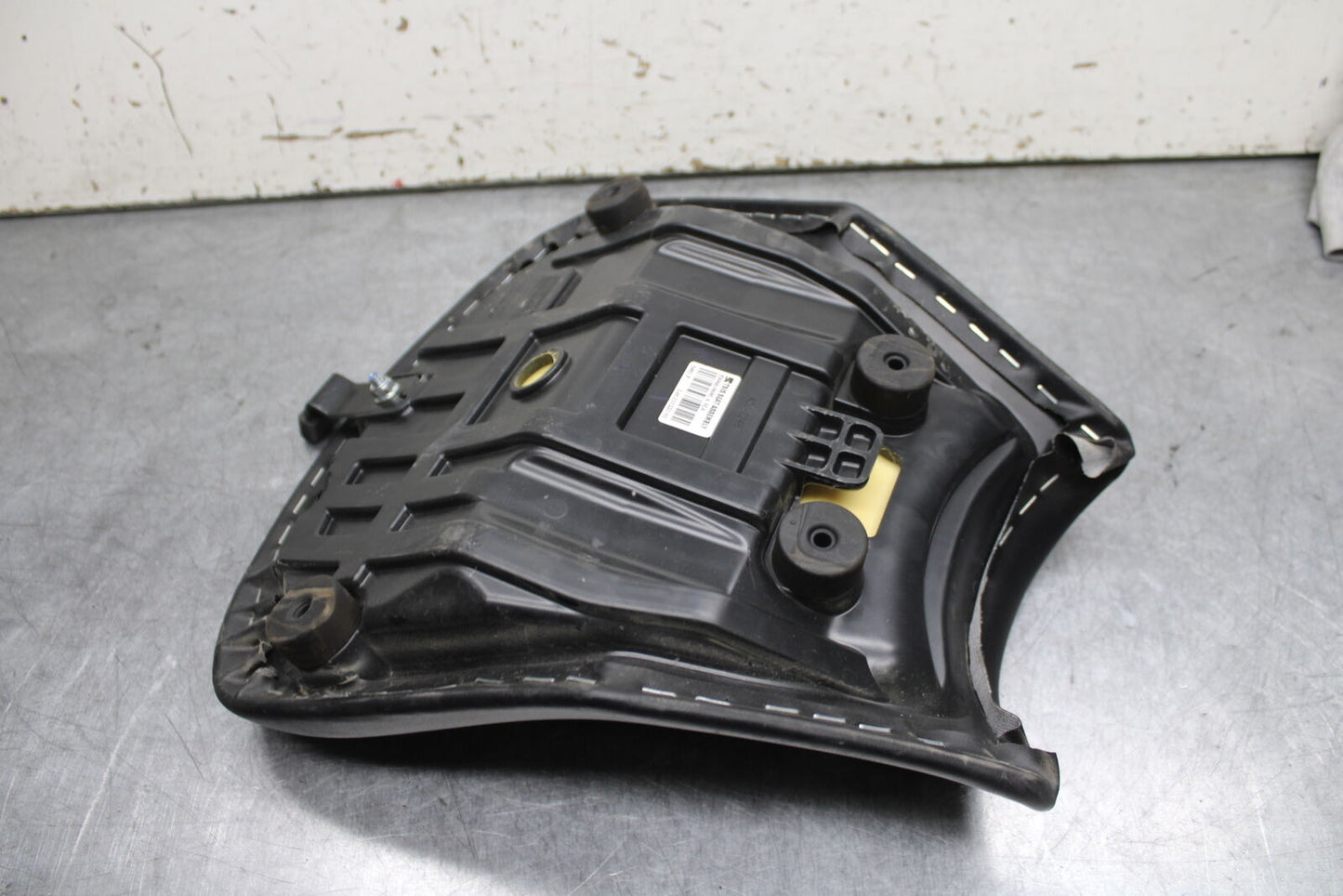 18-24 KAWASAKI NINJA 650 FRONT DRIVERS SEAT PAD SADDLE PILLION BB725