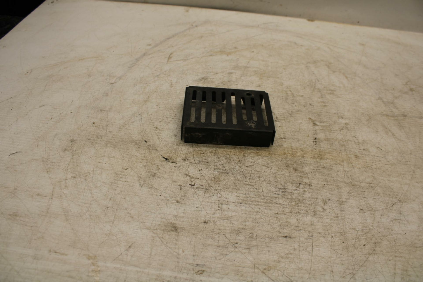 06-21 KAWASAKI VULCAN 900 RECTIFIER VOLTAGE REGULATOR COVER BB363