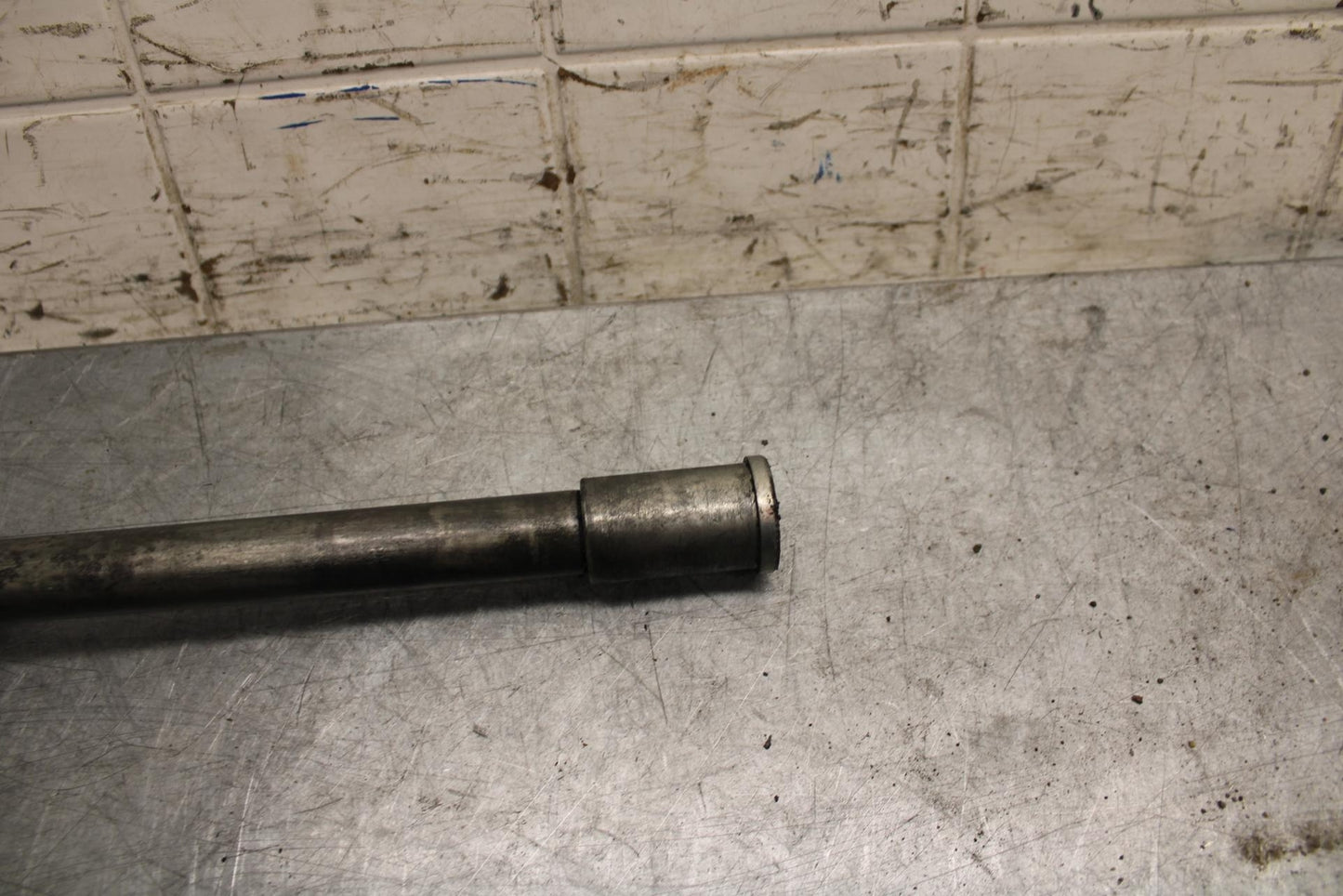 2001 Kawasaki Ninja ZX6 ZX600E FRONT WHEEL RIM AXLE PIVOT BOLT BB547