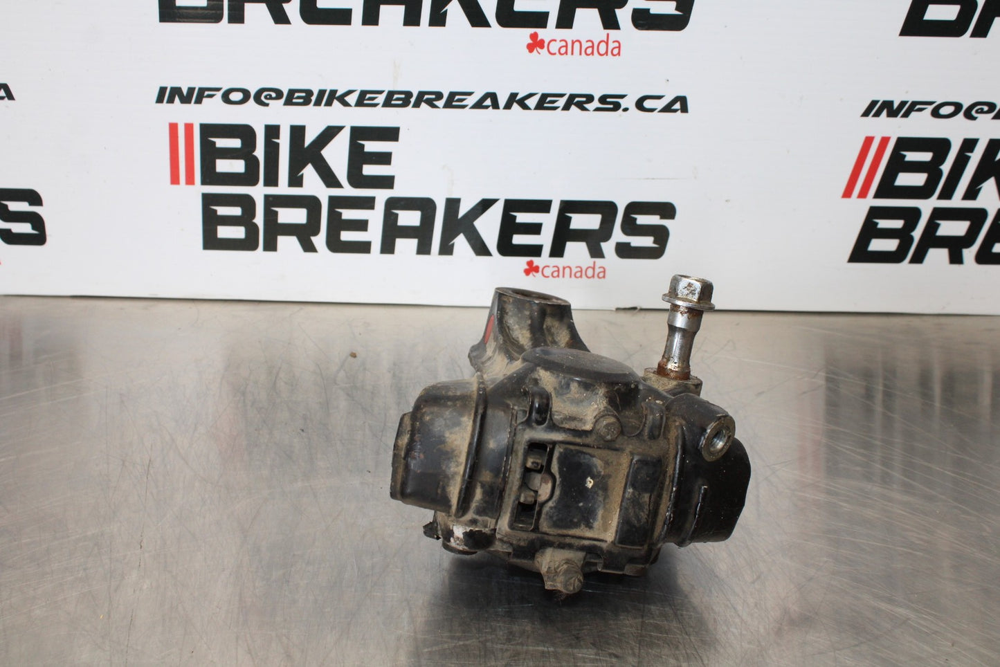 78-79 HONDA GOLDWING 1000 REAR BACK BRAKE CALIPER W MOUNT BRACKET BB171