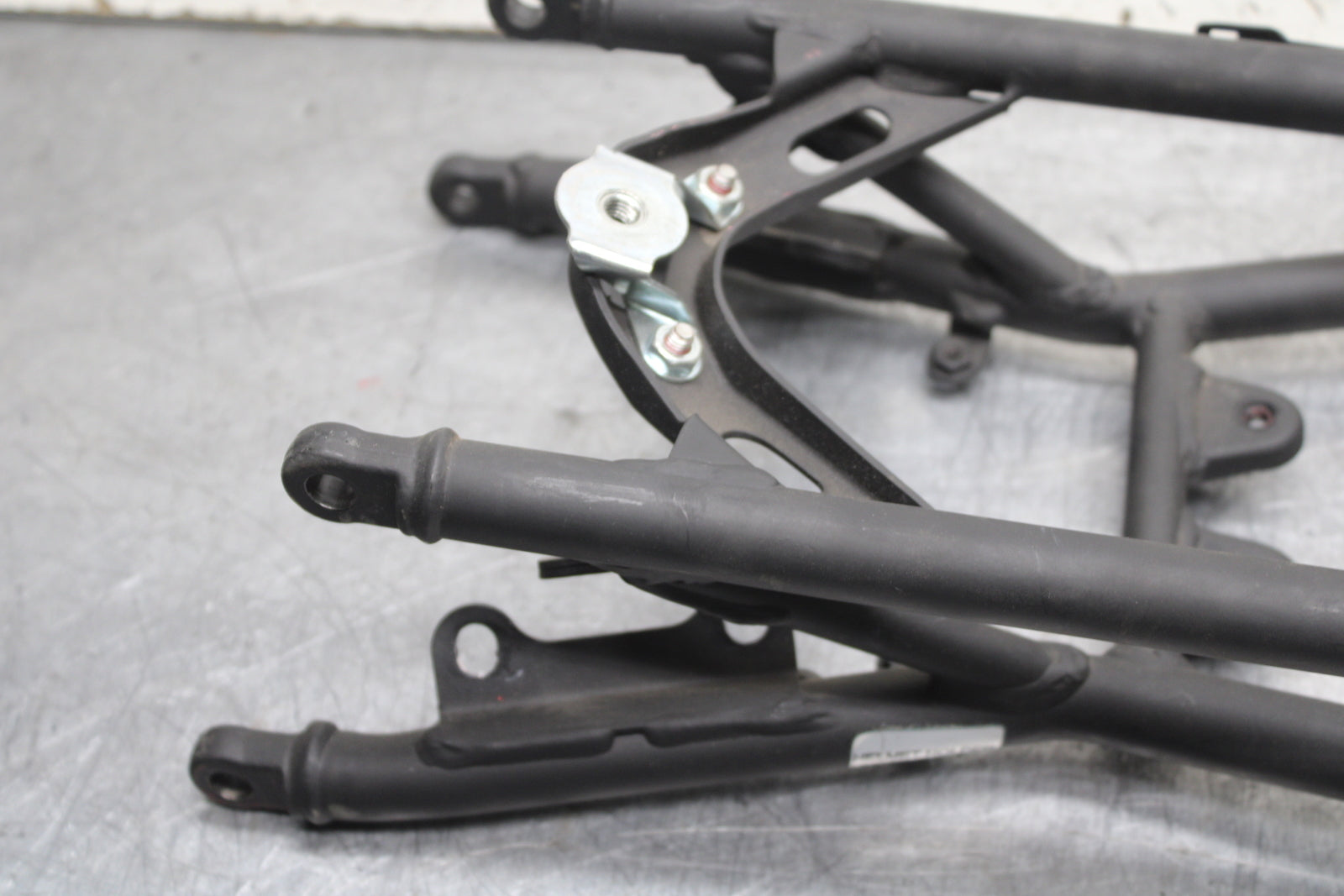 09-11 DUCATI STREETFIGHTER 1098 REAR SUBFRAME BACK SUB FRAME BB705