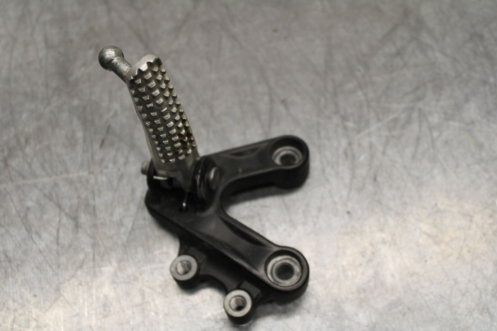 22-24 YAMAHA XSR900 LEFT REARSET REAR SET DRIVER FOOT PEG REST STOP BB710