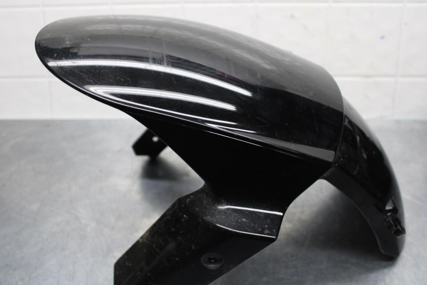 2011 Kawasaki Ninja ZX6R ZX600R FRONT WHEEL FENDER COWL 35004-0118-32N BB587