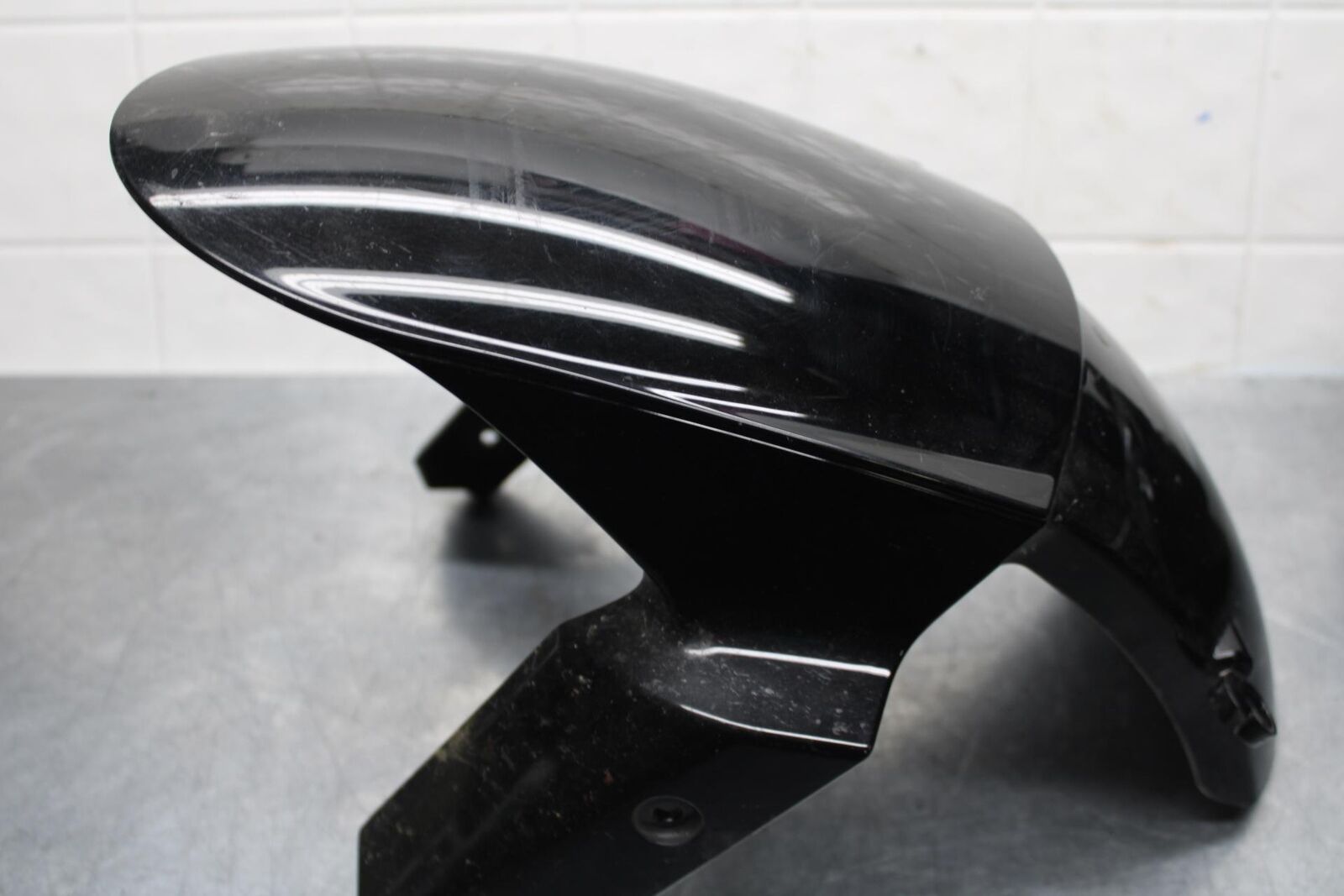 2011 Kawasaki Ninja ZX6R ZX600R FRONT WHEEL FENDER COWL 35004-0118-32N BB587