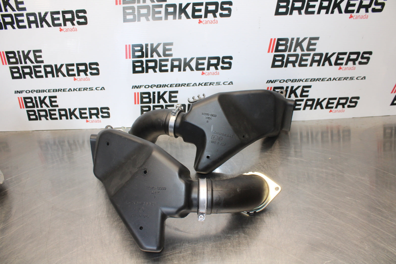 23-24 KAWASAKI NINJA ZX14R NEW!! RIGHT LEFT AIR INTAKE DUCTS BB169