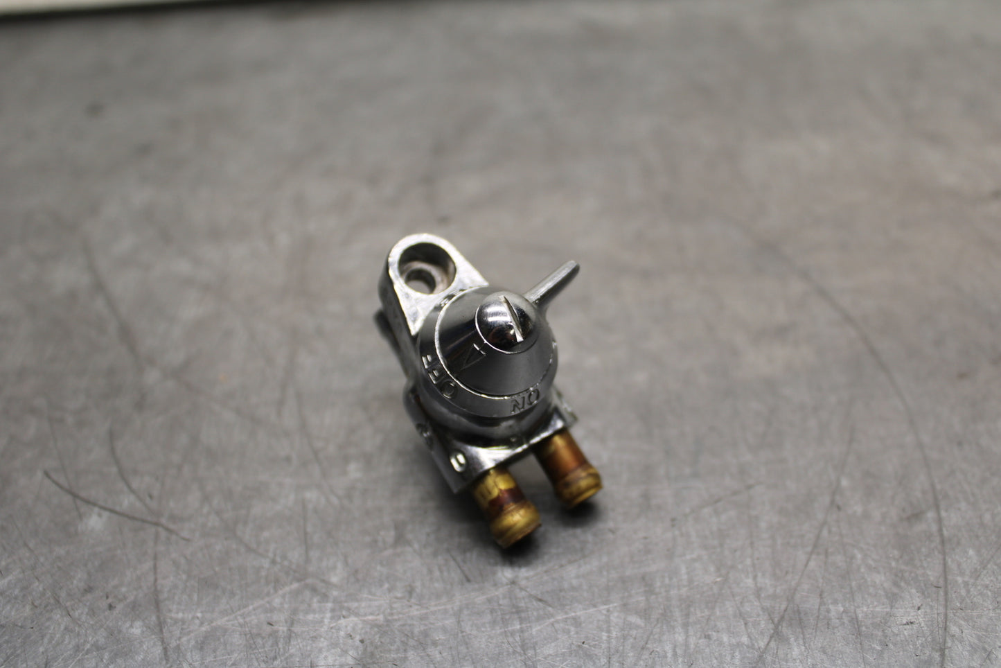 87-03 SUZUKI INTRUDER 1400 VS1400GLP GAS TANK FUEL PETCOCK BB752