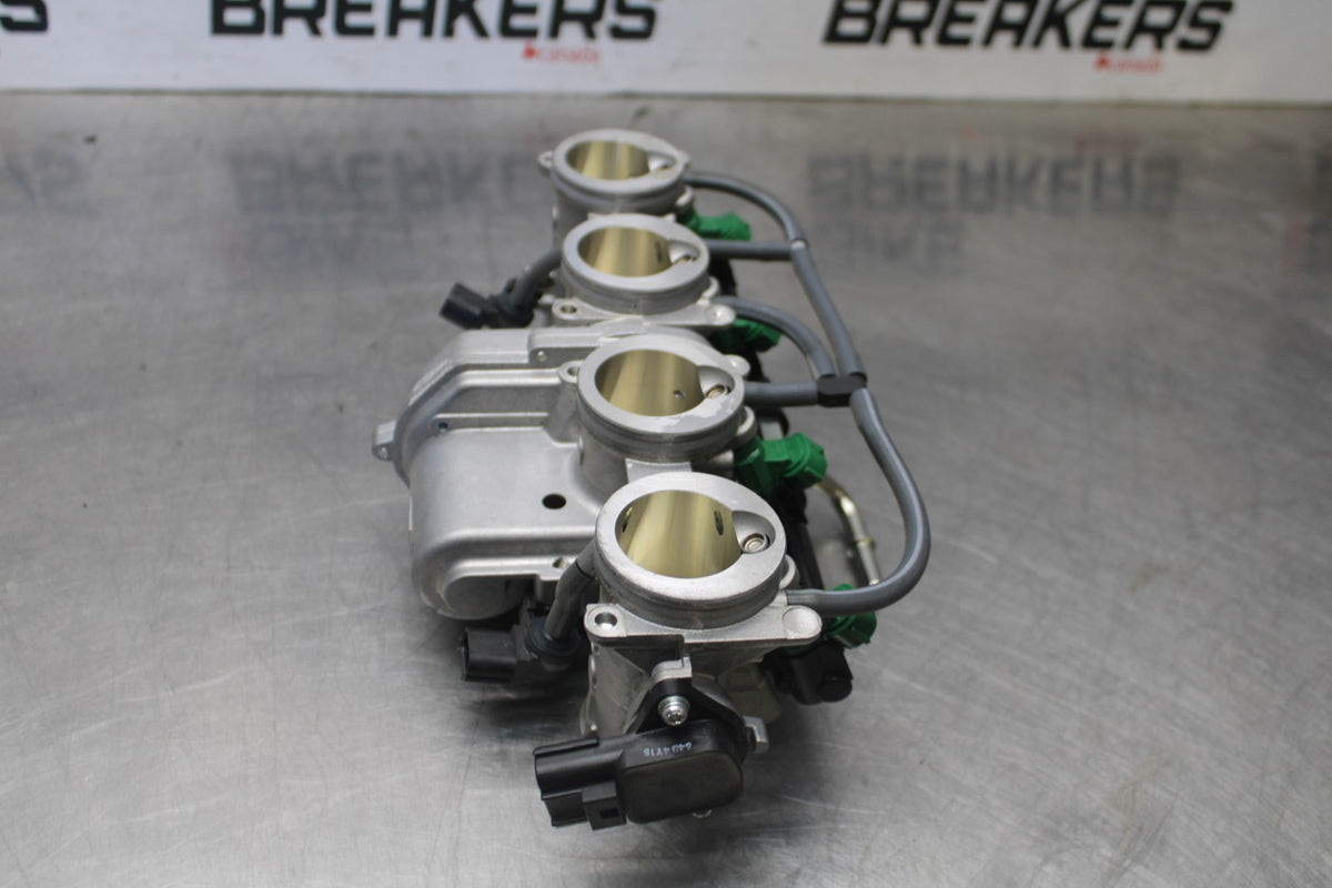 25 KAWASAKI Z900 MAIN FUEL INJECTORS / THROTTLE BODIES BB928