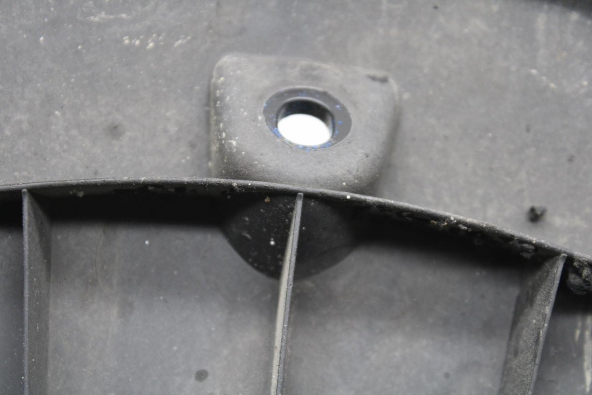 11-23 SUZUKI GSXR 750 REAR BACK WHEEL TIRE HUGGER FENDER BB630