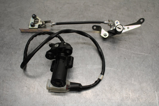 15-17 YAMAHA YZF R3 IGNITION LOCK SET AND SEAT LOCK BB651