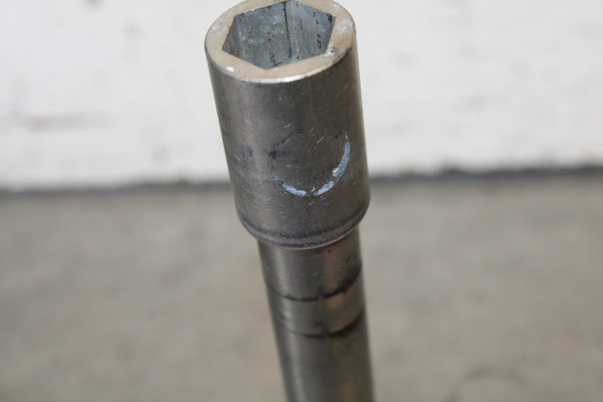 07-08 YAMAHA YZF R1 FRONT WHEEL RIM AXLE PIVOT BOLT BB675
