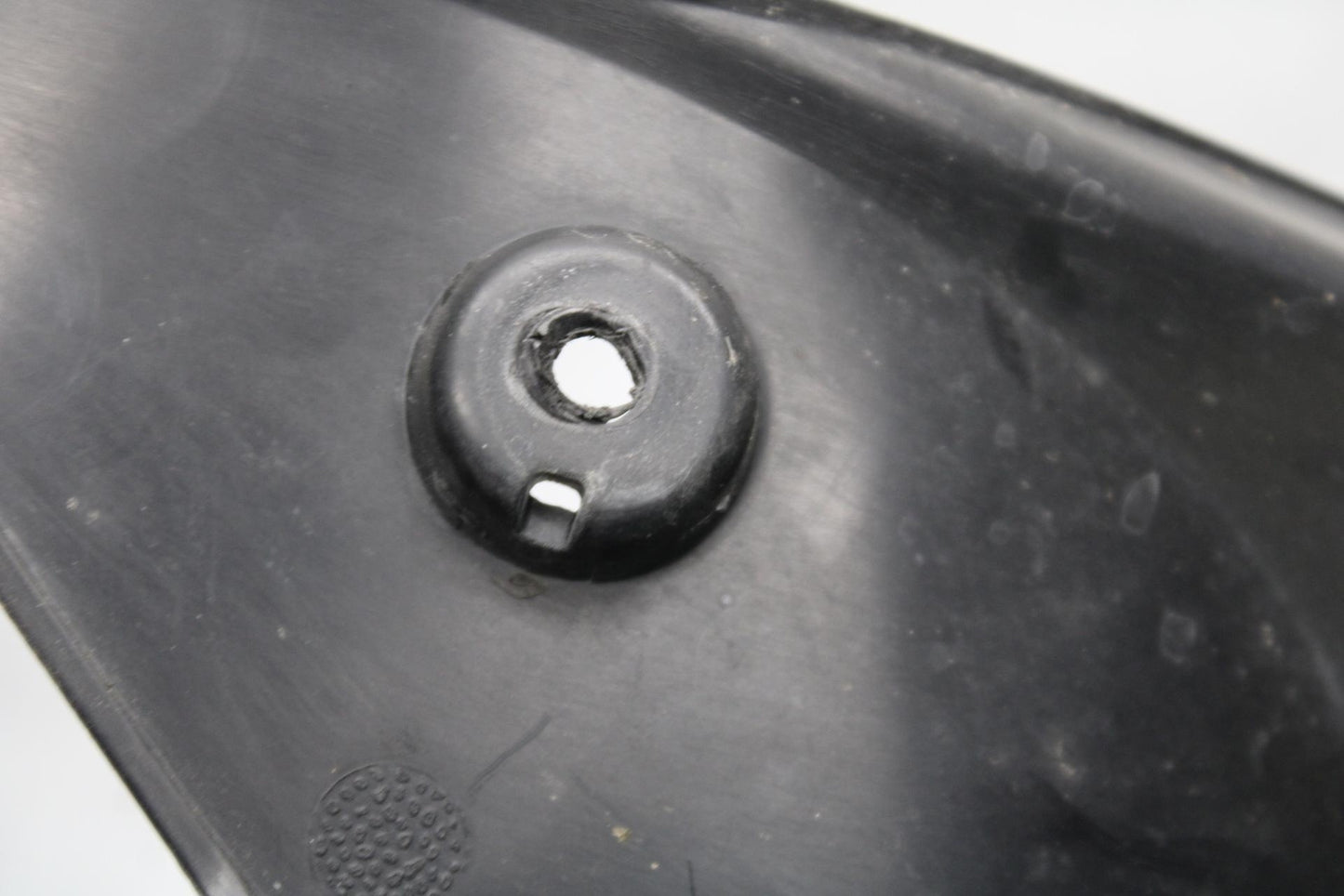 2001 Suzuki GSXR600 LEFT INNER FAIRING COWL PANEL TRIM OEM BB584