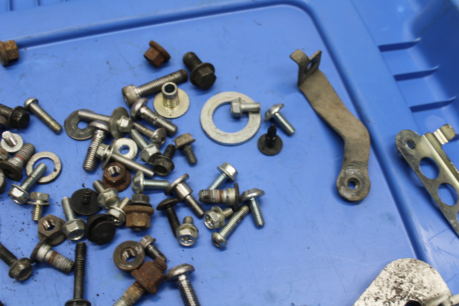08-10 SUZUKI GSXR 600 MOUNTING BOLTS HARDWARE MOTOR SCREWS BB132