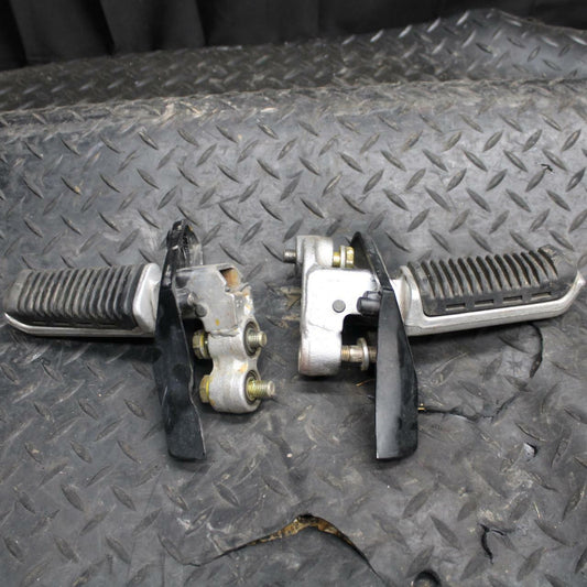 86 SUZUKI GS750ES RIGHT LEFT REARSETS REAR SET DRIVER FOOT PEGS  BB233
