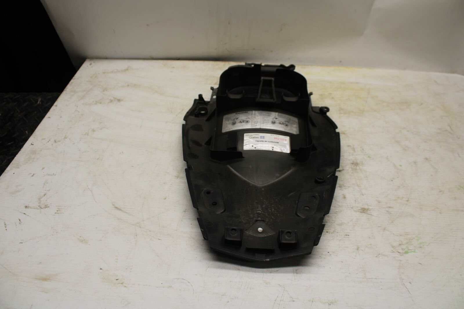 11-12 KAWASAKI NINJA 400 EX400 C REAR BACK TAIL UNDERTAIL  TRAY PLASTIC BB358