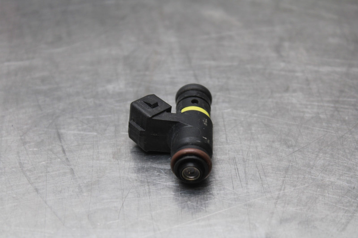 19 MOTO GUZZI V7 III FUEL INJECTOR SET PAIR BB831