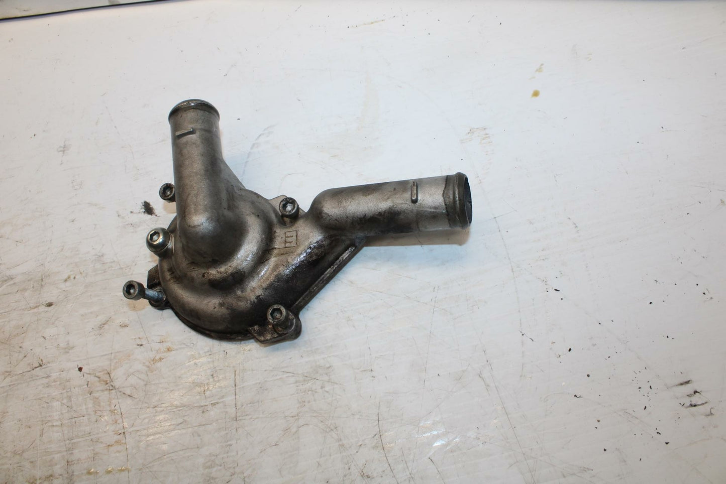 10-11 APRILIA RSV4 ENGINE WATER COOLANT PUMP COVER   BB268