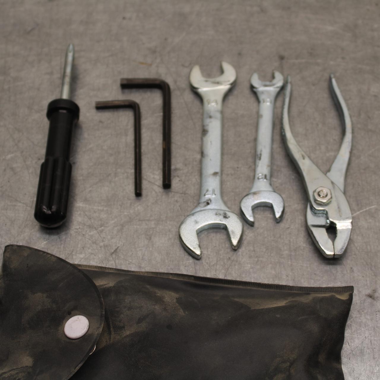 09-16 SUZUKI GSXR1000 STOCK TOOLS OEM TOOL BAG KIT SET 09800-21056 BB642