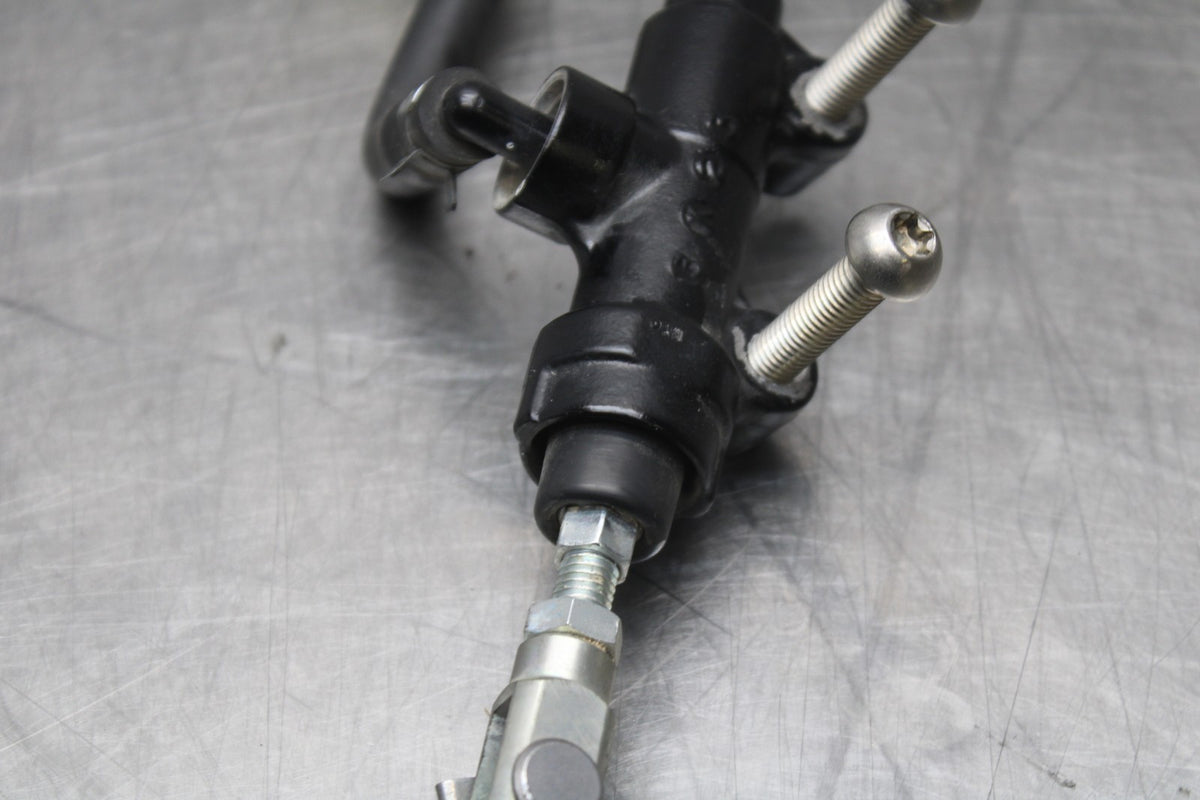 14 TRIUMPH STREET TRIPLE ABS REAR BACK BRAKE MASTER CYLINDER W RESERVOIR BB808