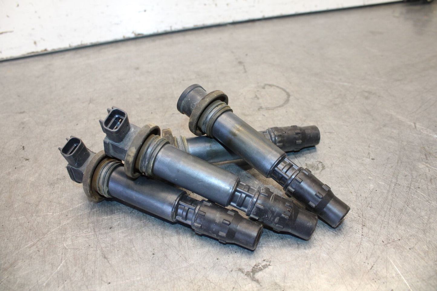 04 SUZUKI GSXR600 IGNITION COILS COIL SPARK PLUG CAPS 33410-29G00 BB676