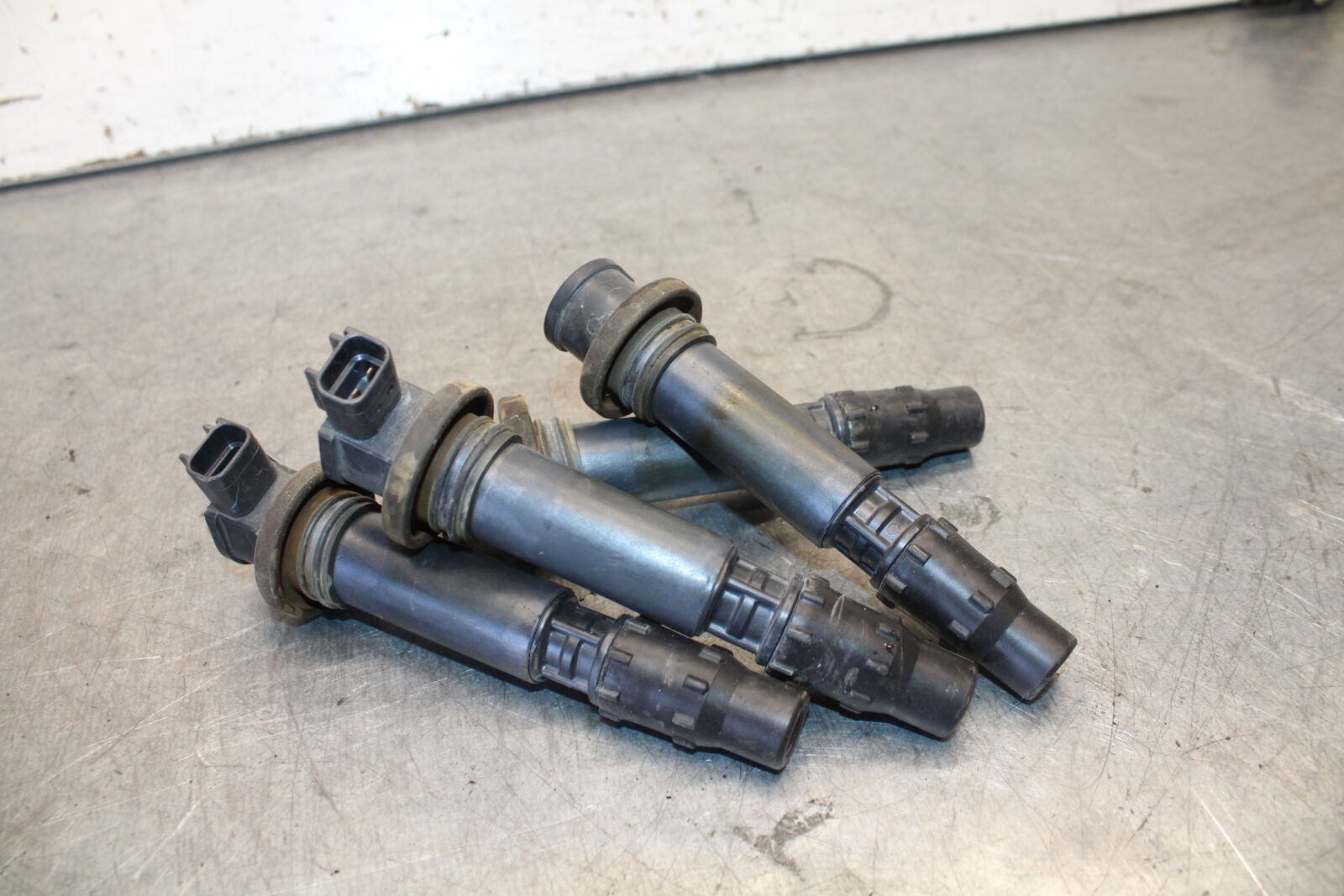 04 SUZUKI GSXR600 IGNITION COILS COIL SPARK PLUG CAPS 33410-29G00 BB676