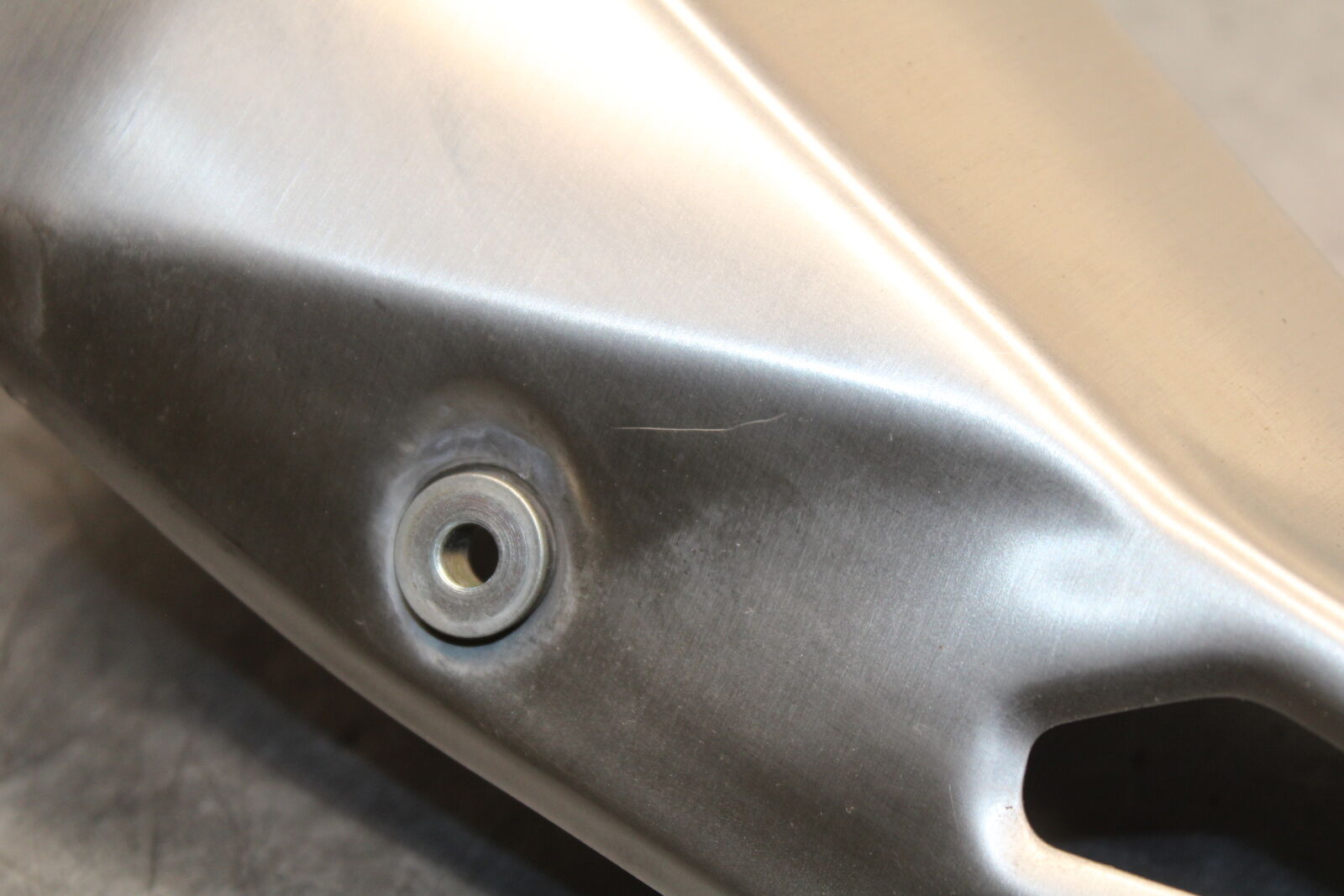 19-22 KAWASAKI Z400 REAR BACK MUFFLER EXHAUST PIPE COVER HEAT SHIELD GUARD BB738