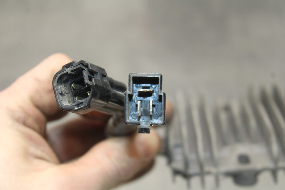 06 SUZUKI SV650S RECTIFIER VOLTAGE REGULATOR BB783