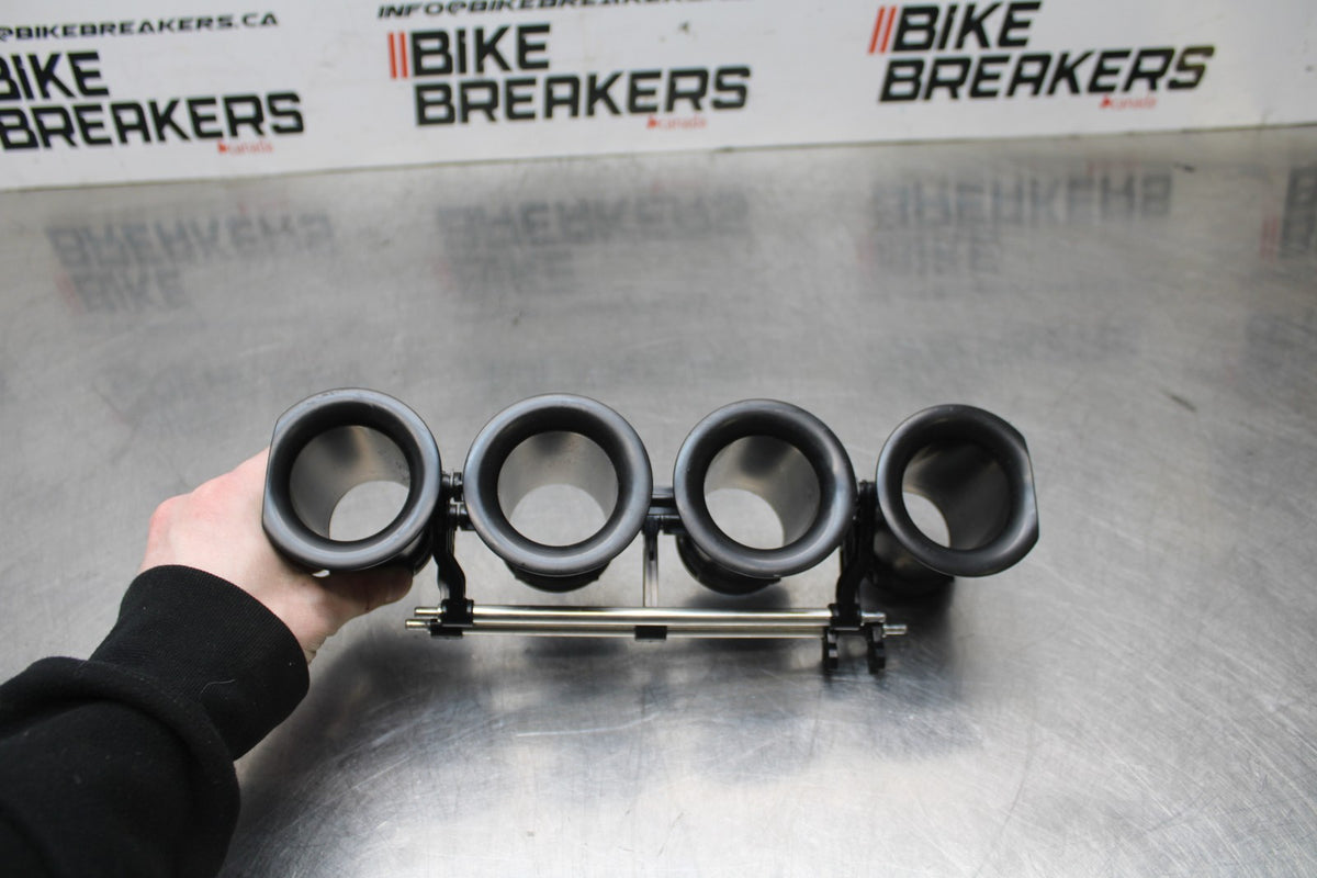 18 YAMAHA YZF R1  AIRBOX INTAKE VELOCITY STACKS BB838
