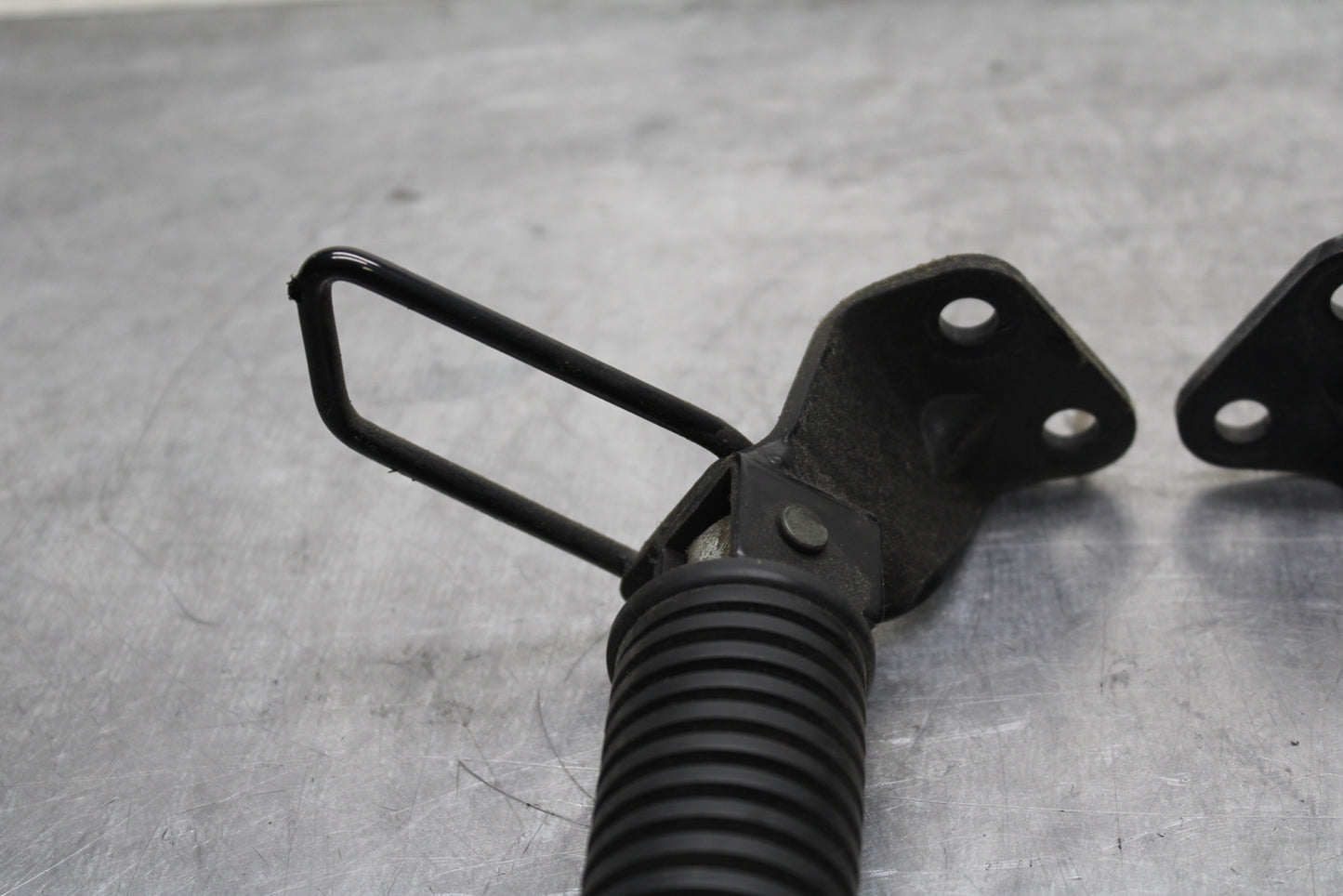04 SUZUKI INTRUDER 800 REAR PASSENGER FOOT STEP PEG BB758