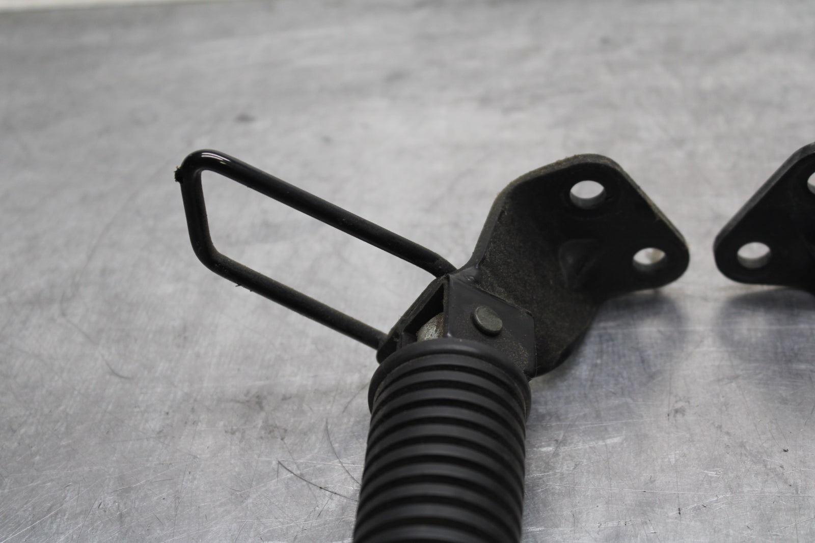 04 SUZUKI INTRUDER 800 REAR PASSENGER FOOT STEP PEG BB758