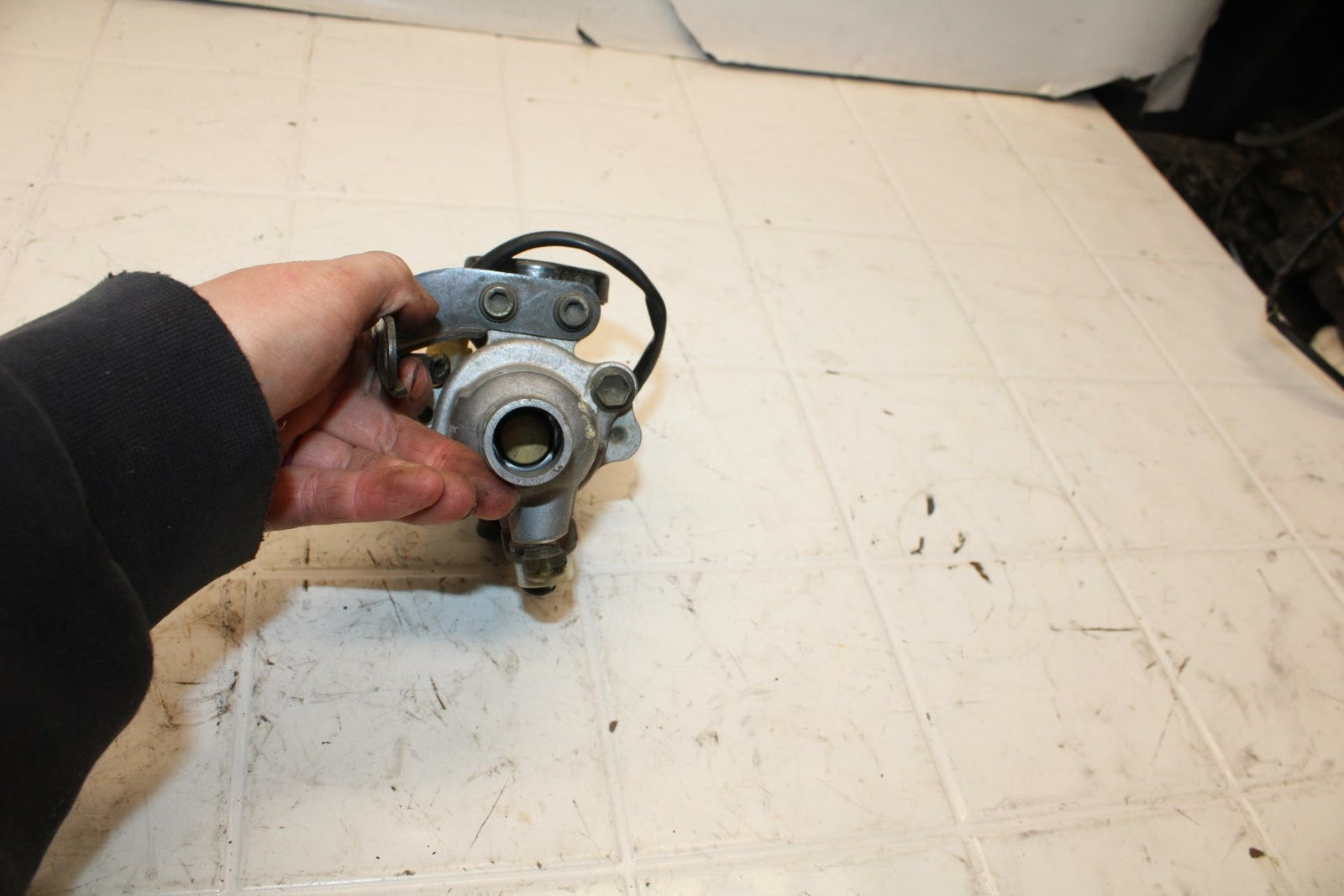 93-96 SUZUKI GSXR1100W THERMOSTAT W HOUSING ASSEMBLY BB12