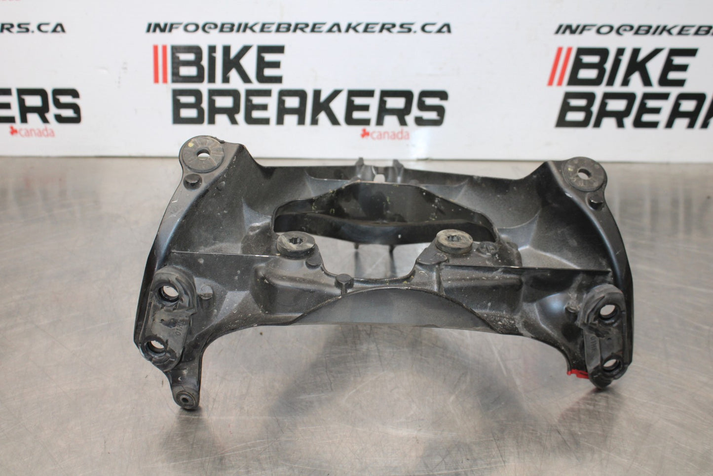 06-07 SUZUKI GSXR 600 UPPER FAIRING MIRROR GAUGES STAY BRACKET BB178