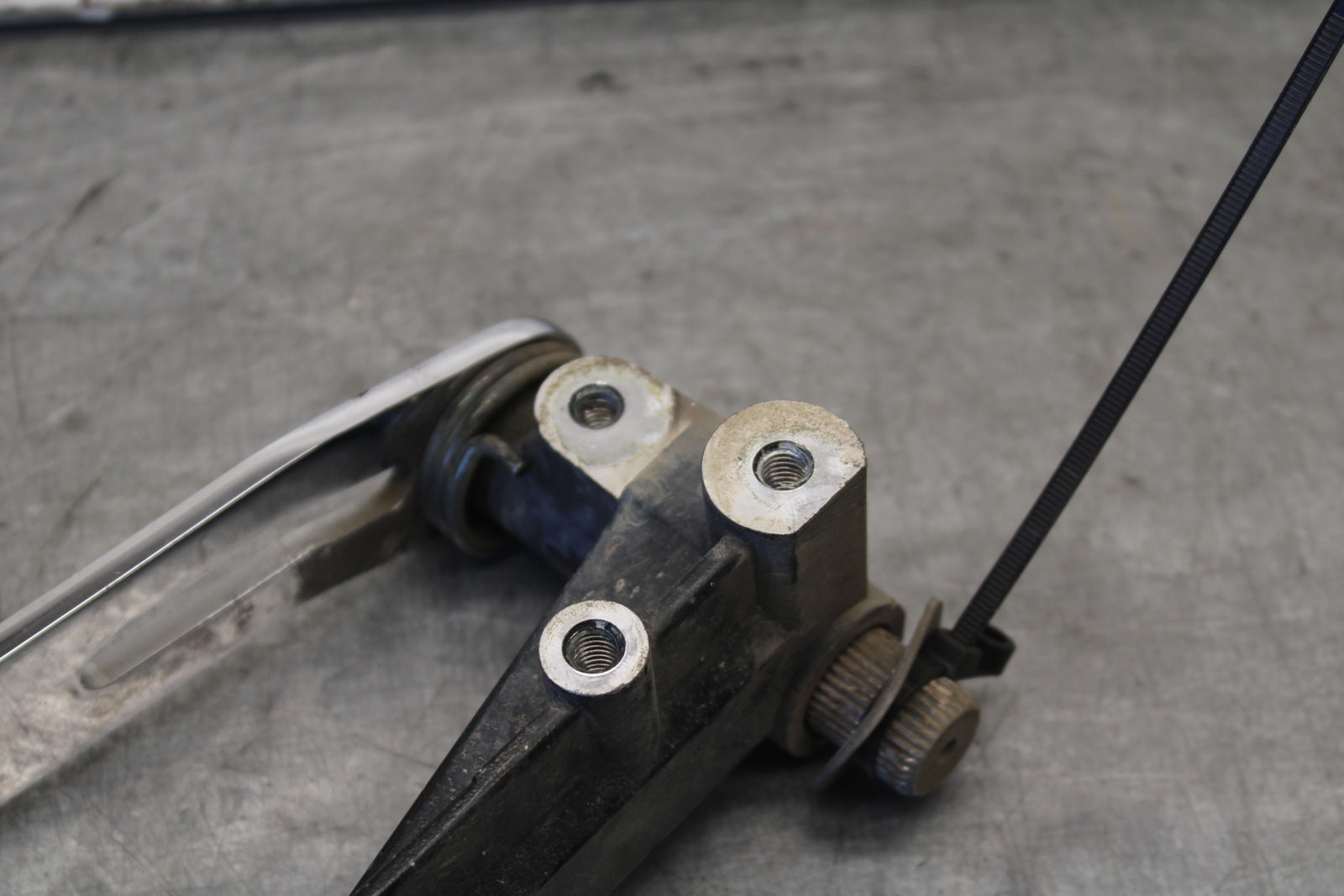 05-06 YAMAHA ROYAL STAR RIGHT REARSET BRAKE FOOT PEDAL BB697