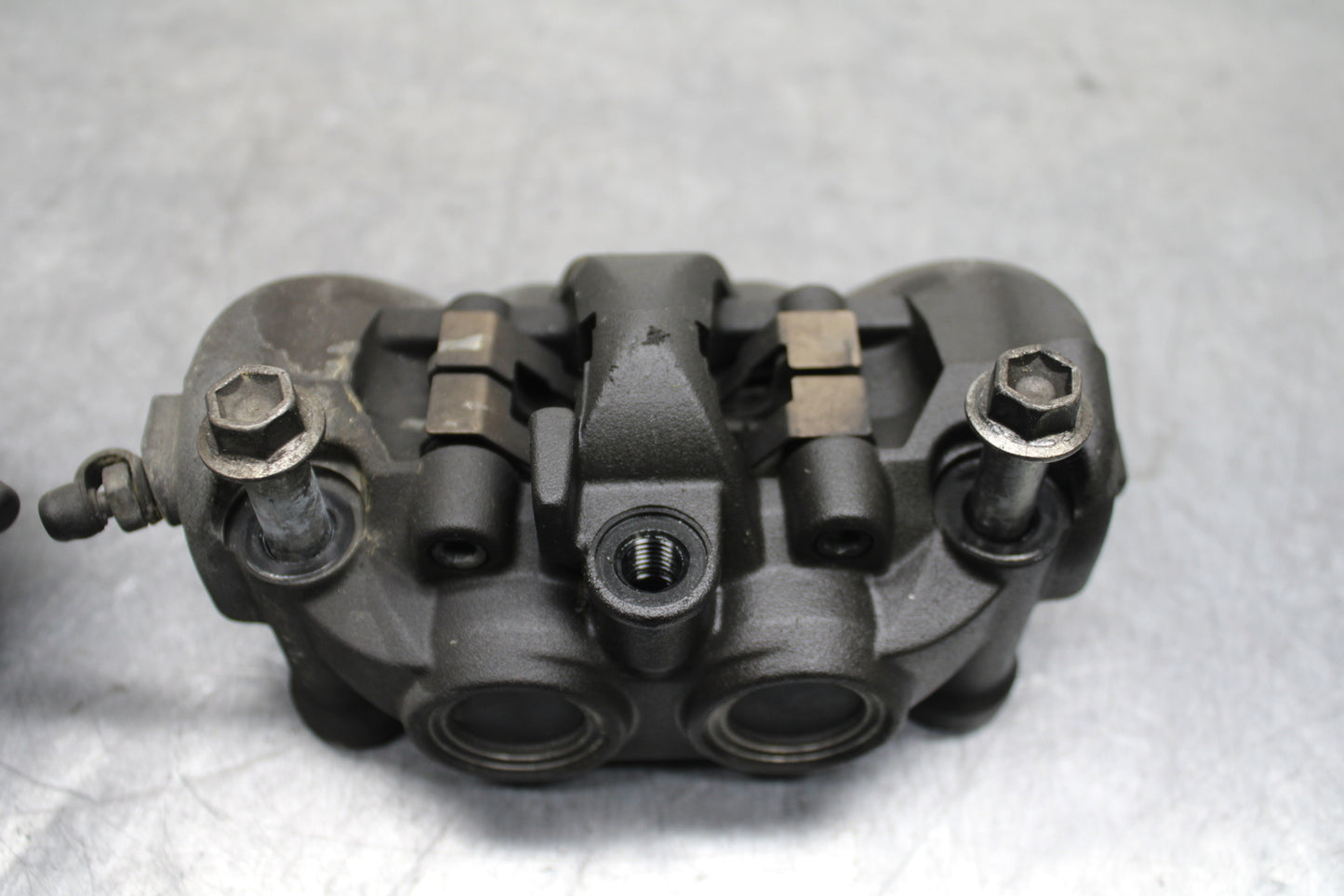 12-13 KAWASAKI Z1000 RIGHT LEFT FRONT BRAKE CALIPER SET PAIR CALIPERS BB743