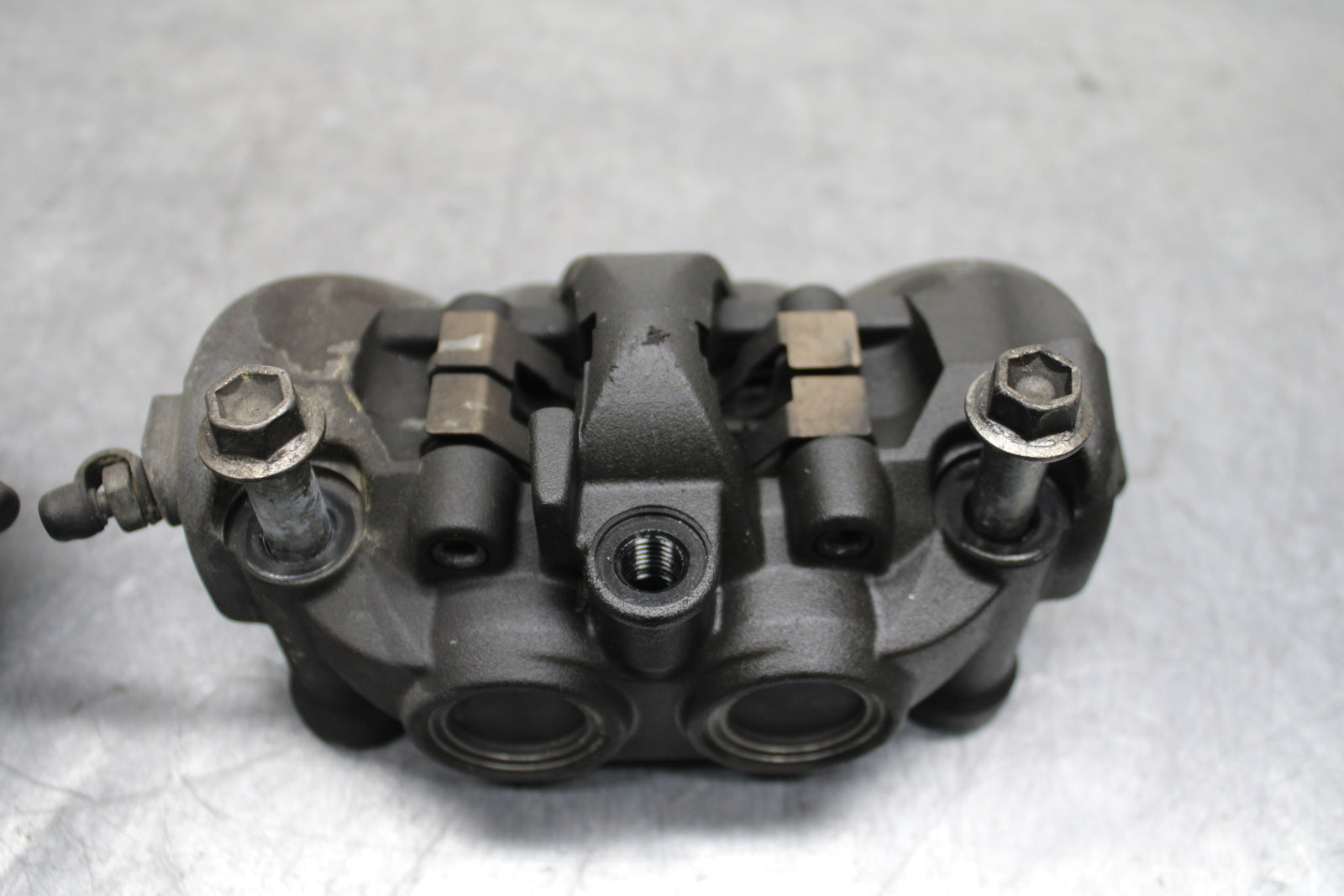 12-13 KAWASAKI Z1000 RIGHT LEFT FRONT BRAKE CALIPER SET PAIR CALIPERS BB743