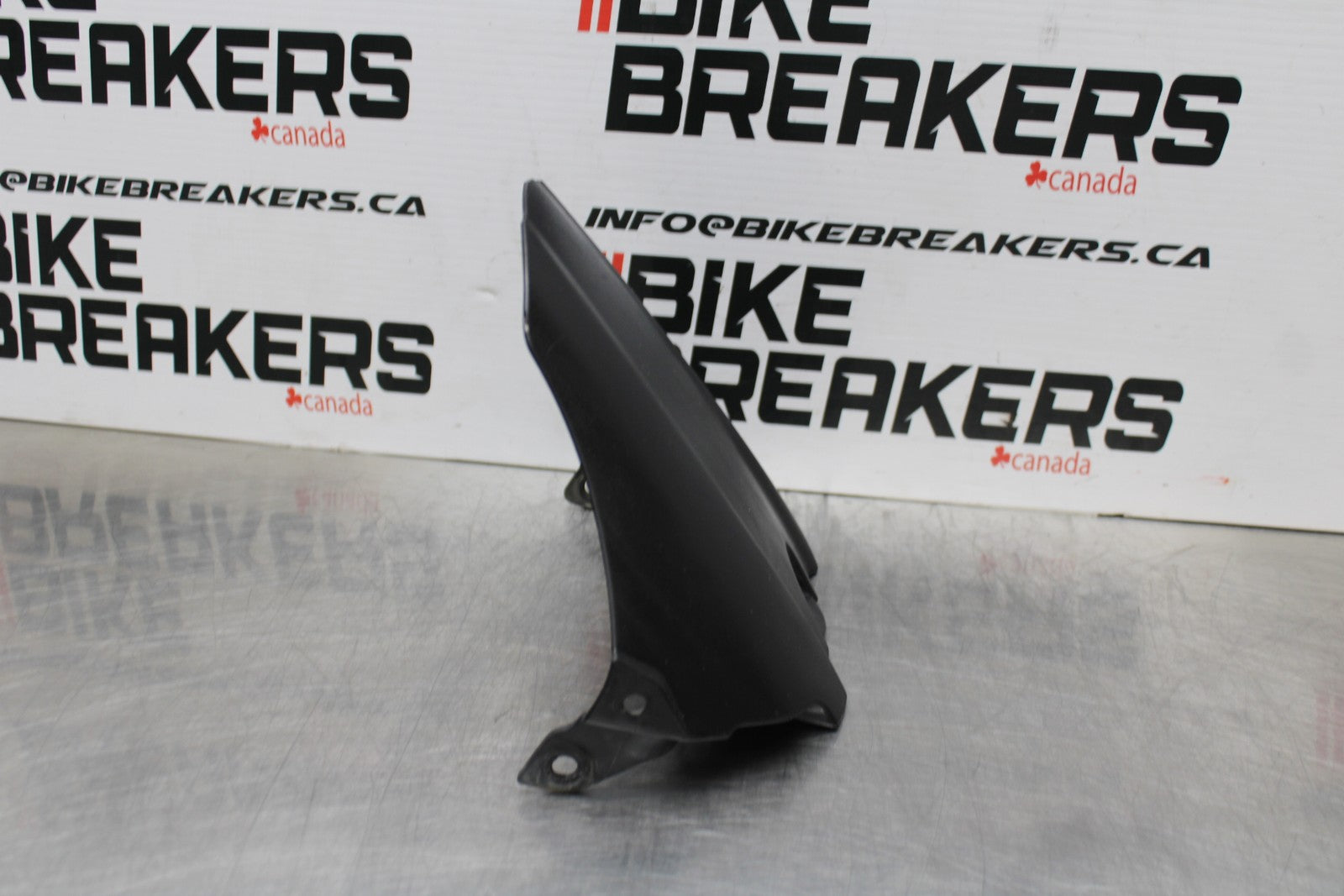 07 SUZUKI GSXR1000 REAR BACK WHEEL TIRE HUGGER FENDER BB770